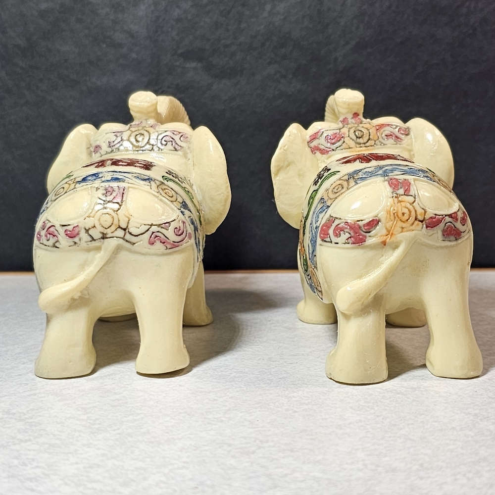 💥 SOLD 💥 Intricate Cream Elephant Figurines with Colorful Patterns - Picture 3 of 12